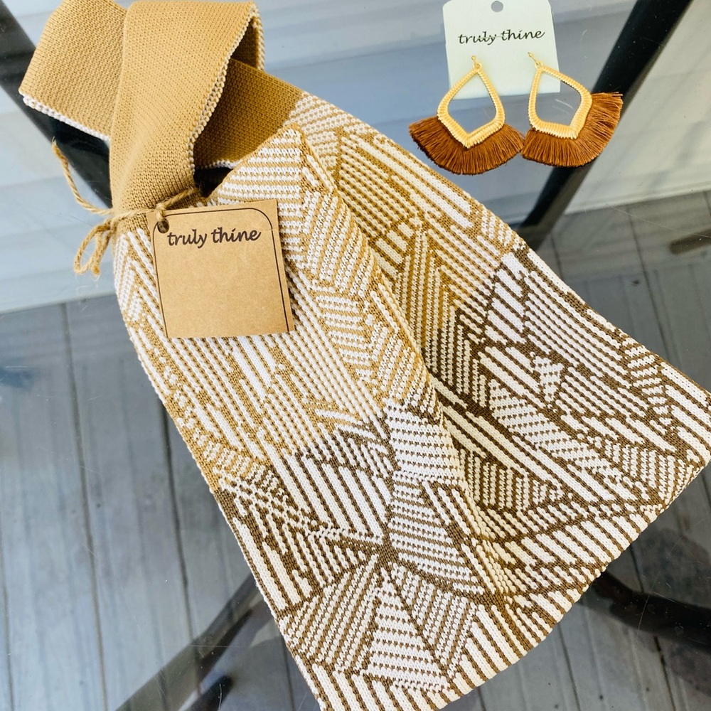 Geometric Patterned Towel in Brown and Cream